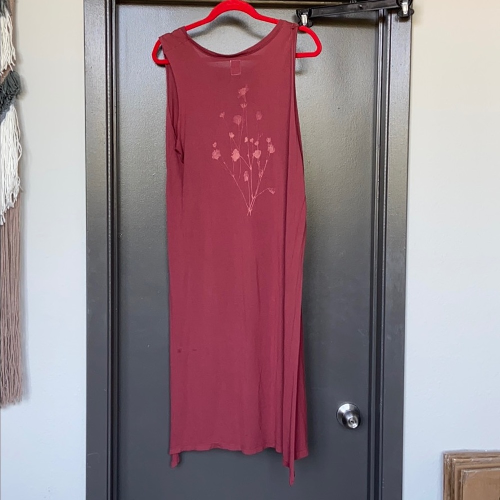 Red hi-lo muscle tank